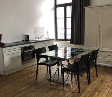 Peronne Apartment | Som-home