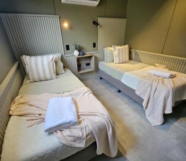 D'Aguilar Apartment | Soma & Soil - Tranquil Escape
