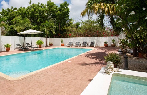 Cas Grandi Apartment | Sombré di Kabana, Casa Piscina