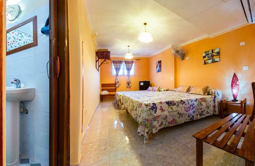 Trinidad House | Sombrilla ft Hostal Groning - Adults Only