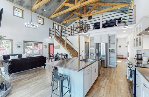 Senecaville House | Some Kind of Wonderful: Escape Near Seneca Lake