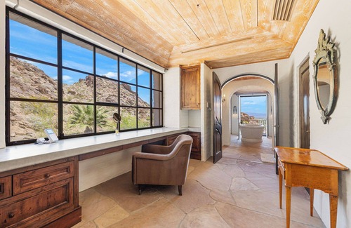 The Mesa House | 'Somerset Ranch' 6 BR, 28 acre hillside retreat