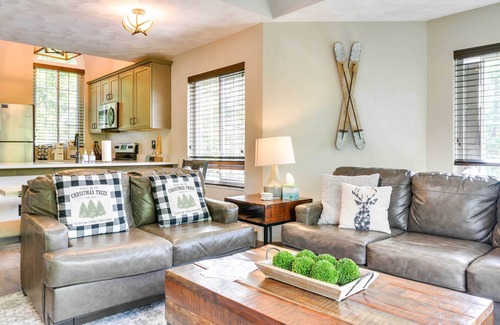Jefferson Township House | Somerset Townhome w/Deck < 2 Mi to Ski Lift!