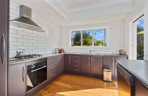 Waipu House | Somerton - Waipu Holiday Home