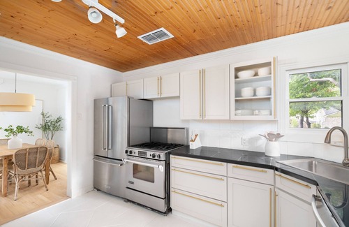 Northeast Dallas House | Somerville Cottage