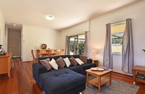 Broke House | Somerville Wines Farmstay in Broke, super cute house on working farm. Walk for miles.