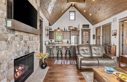 Elk Park House | Sommer Hus at Eagles Nest: Pet Friendly Single Level
