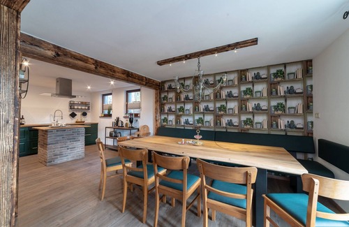 Hofen House | "Sommerhaus" vacation home with sauna, pellet stove, e-charging station, e-bikes and garden