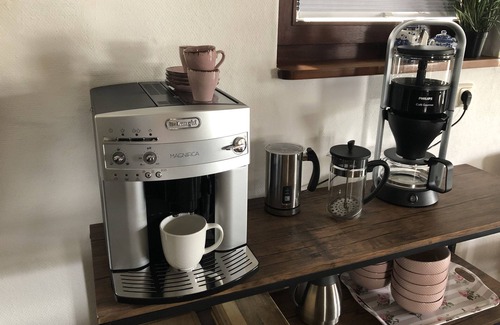 Hofen House | "Sommerhaus" vacation home with sauna, pellet stove, e-charging station, e-bikes and garden