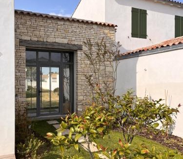 La Couarde-sur-Mer House | Somptueuse villa 9 chambres et sa piscine privé - 100 m de la plage