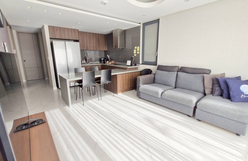 Seongsan House | Somsom House