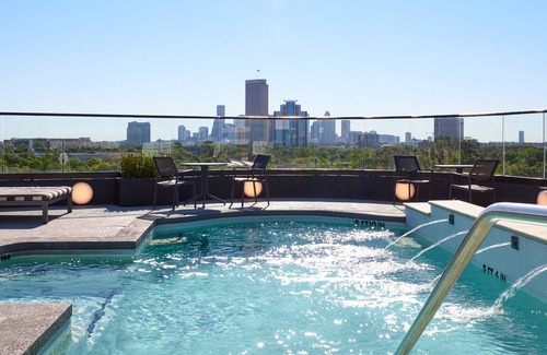 Washington Ave./ Memorial Park Apartment | Sonder at Bayou on the Bend