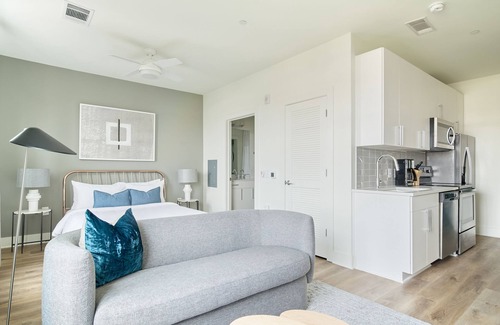 Rutledge Hill Apartment | Sonder at LC SoBro | Superior Studio Apartment
