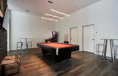 Midtown Apartment | Sonder at Mid Main Lofts