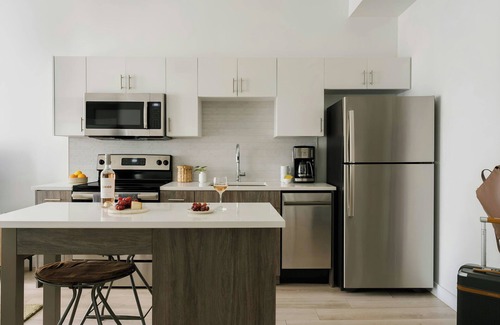 Midtown Village Apartment | Sonder by Marriott Bonvoy The Witherspoon Apartments Center City