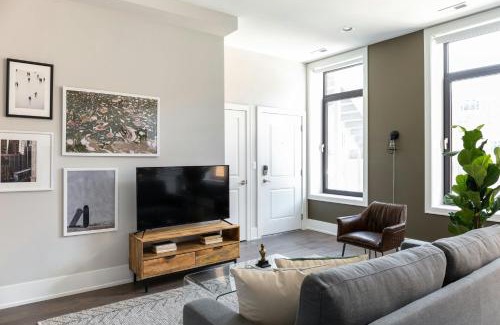 West Loop Apartment | Sonder by Marriott Bonvoy Greektown Apartments