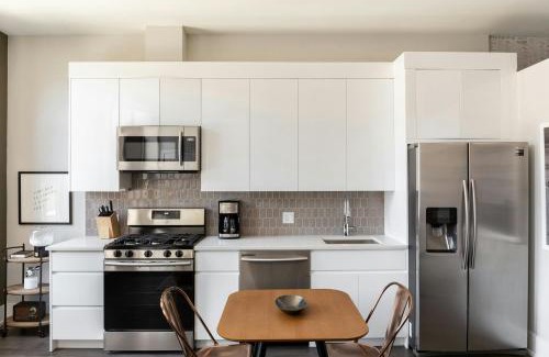 West Loop Apartment | Sonder by Marriott Bonvoy Greektown Apartments