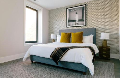 West Loop Apartment | Sonder by Marriott Bonvoy Greektown Apartments