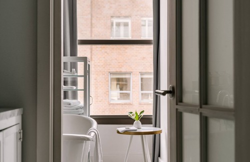 Tribeca Apartment | Sonder Duane Street | King Suite