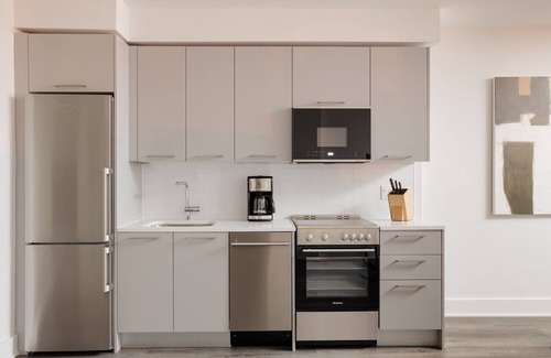 Navy Yard Apartment | Sonder Europa | One-Bedroom Apartment