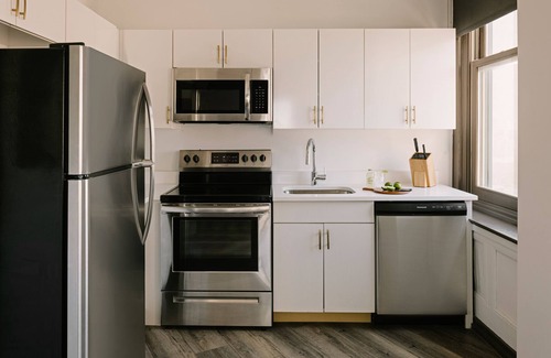 Downtown Detroit Apartment | Sonder Gabriel Richard | Superior King Studio Apartment w/City View
