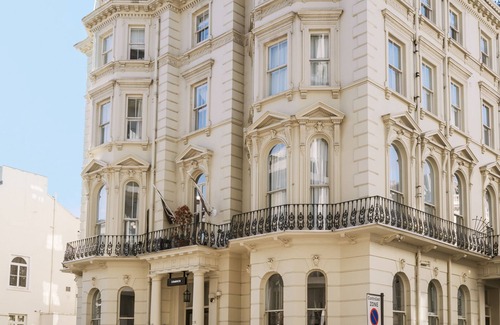 Queen's Gate Apartment | Sonder Kensington Gardens | Spacious Queen Suite