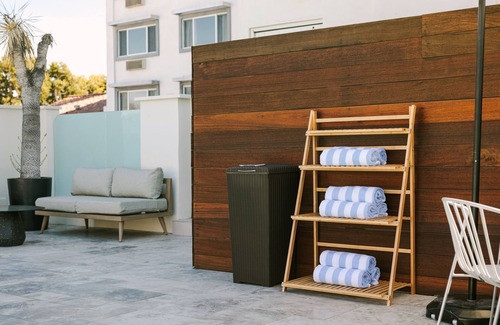 Newport Shores Apartment | Sonder Solarena | Double Queen Room