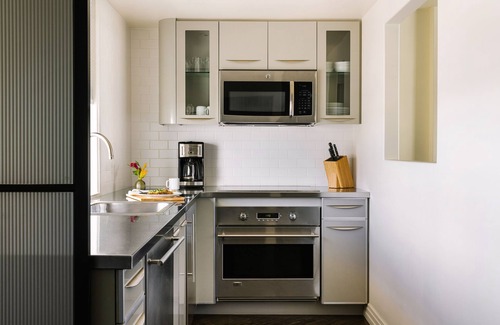 Downtown Apartment | Sonder The Beacon | Studio Apartment