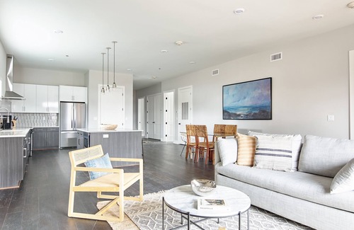 Chestnut Hill Apartment | Sonder The Retreat | Superior Three-Bedroom Apartment w/Rooftop