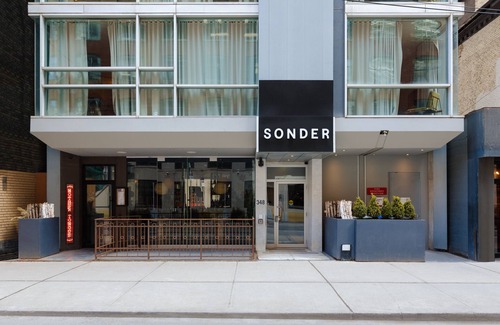 Fashion District Apartment | Sonder The Slate | Stellar King Suite w/Balcony