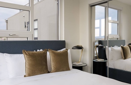 Truxton Circle Apartment | Sonder Vicino | One-Bedroom Apartment w/ Balcony