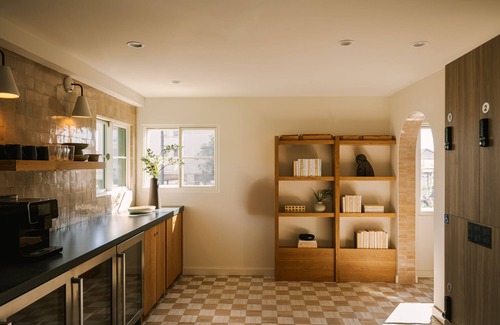 Laguna Beach Apartment | Sonder Woods Cove | King Room w/Bunk Beds