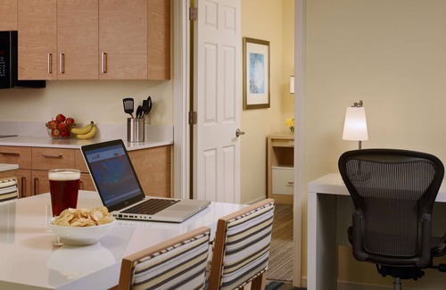 Schaumburg Hotel | Sonesta ES Suites Chicago - Schaumburg