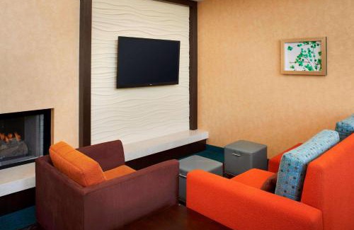 Waukegan Hotel | Sonesta ES Suites Chicago Waukegan Gurnee