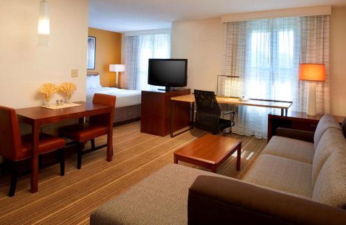Waukegan Hotel | Sonesta ES Suites Chicago Waukegan Gurnee