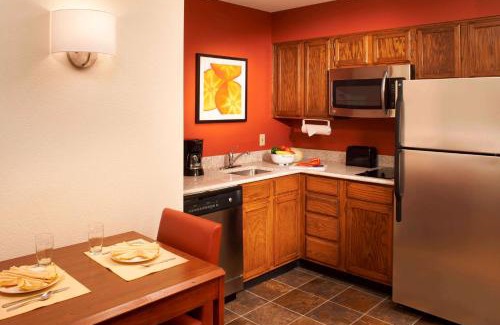 Waukegan Hotel | Sonesta ES Suites Chicago Waukegan Gurnee