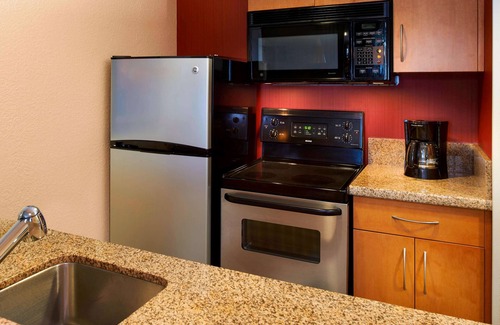 Warren Hotel | Sonesta ES Suites Detroit Warren