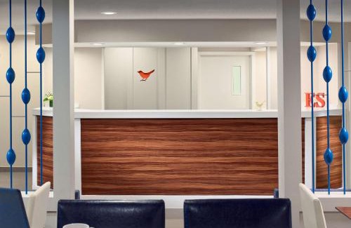 Warwick Hotel | Sonesta ES Suites Providence - Airport
