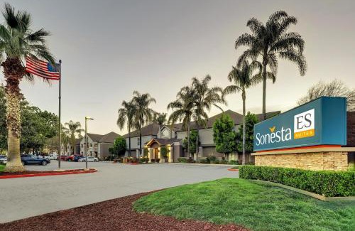San Jose Hotel | Sonesta ES Suites San Jose - Airport
