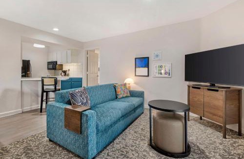 Torrance Hotel | Sonesta ES Suites Torrance Redondo Beach
