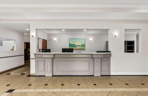 Beaumont Hotel | Sonesta Essential Beaumont