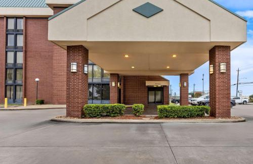 Southeast Houston Hotel | Sonesta Essential Houston Hobby Airport