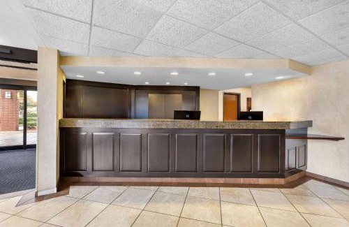 Southeast Houston Hotel | Sonesta Essential Houston Hobby Airport