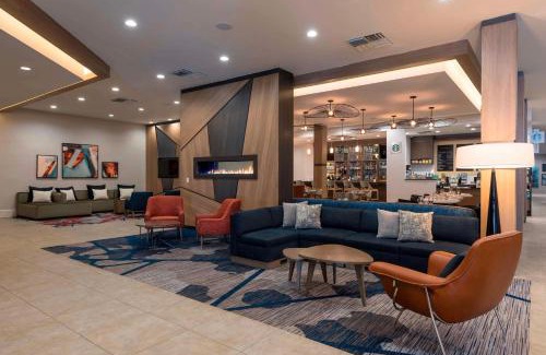 East Paris Hotel | Sonesta Hotel Grand Rapids Airport