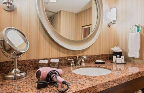 Wauwatosa Hotel | Sonesta Milwaukee West Wauwatosa