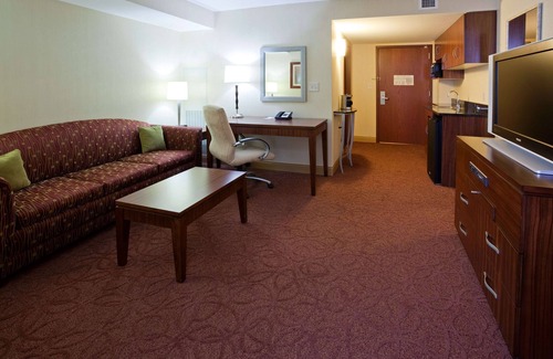 Wauwatosa Hotel | Sonesta Milwaukee West Wauwatosa