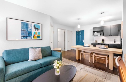 East Congress Hotel | Sonesta Simply Suites Austin South