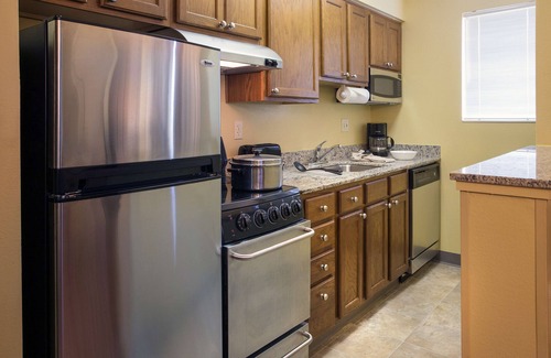 Novi Hotel | Sonesta Simply Suites Detroit Novi