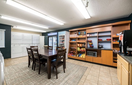 Newport News Hotel | Sonesta Simply Suites Hampton