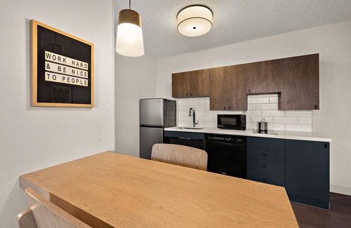 Exchange Place North Hotel | Sonesta Simply Suites Jersey City